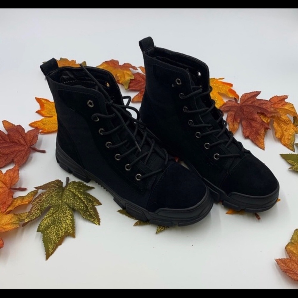 NIB! Black faux Suede & Canvas combat boots - Picture 3 of 7